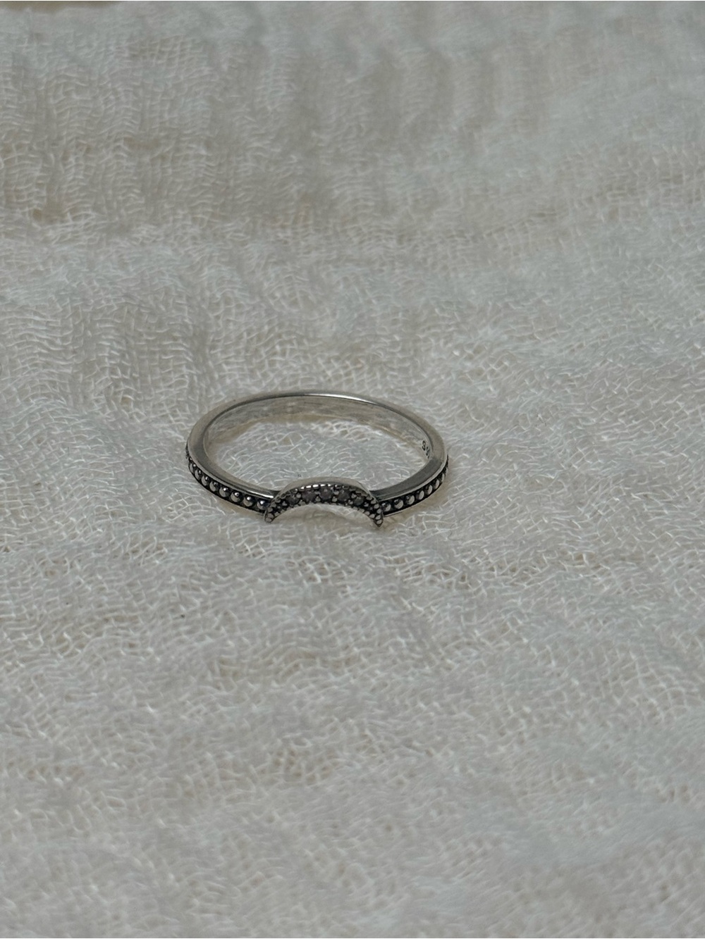 925 Sterling Silver Crescent Moon Band Ring in Silver, Size 7 - Picture 3 of 3